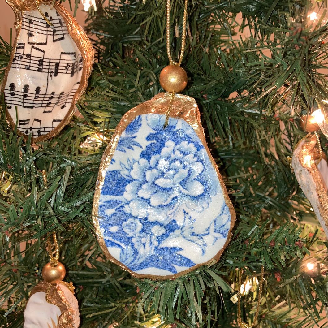 Blue China Chinoiserie Oyster Shell Ornament