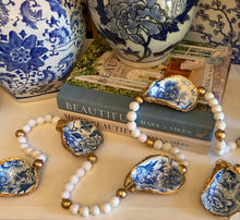 Load image into Gallery viewer, 5 Oyster Garland - Blue China 36&quot;