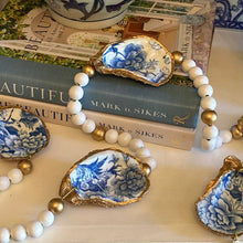 Load image into Gallery viewer, 5 Oyster Garland - Blue China 36&quot;